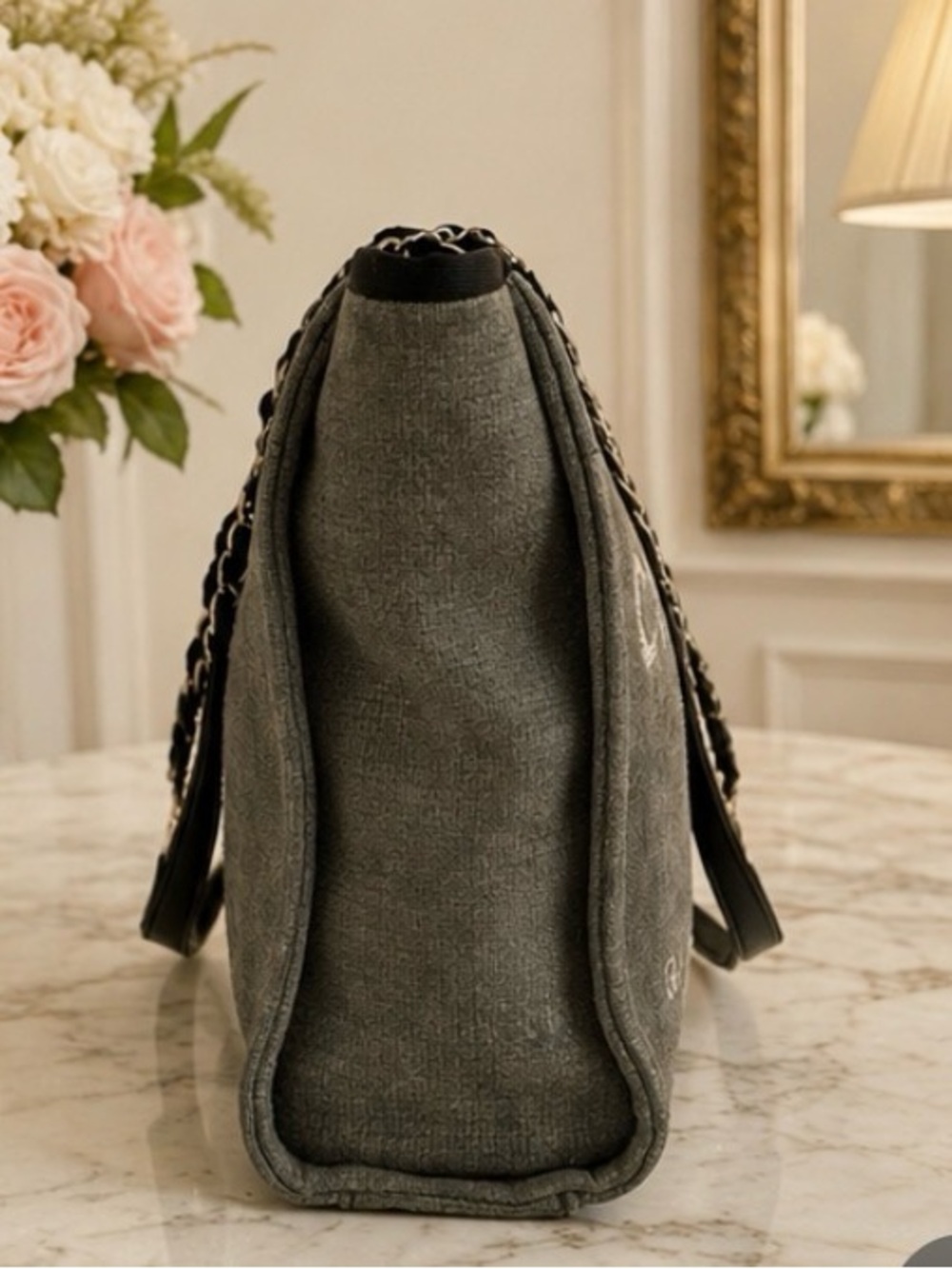 CHANEL Mini Deauville “31 Rue Cambon Paris”Tote bag 🌟 - Picture 5 of 17